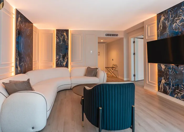 Qlusive Кушадасы