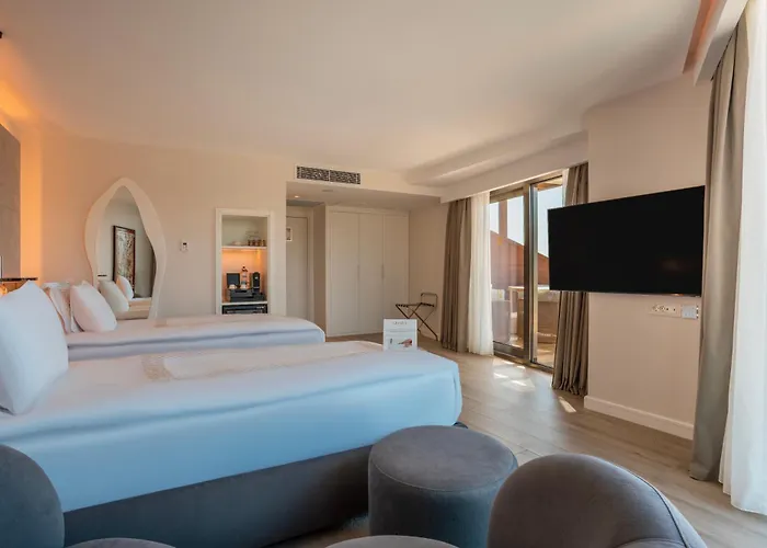 Qlusive Кушадасы