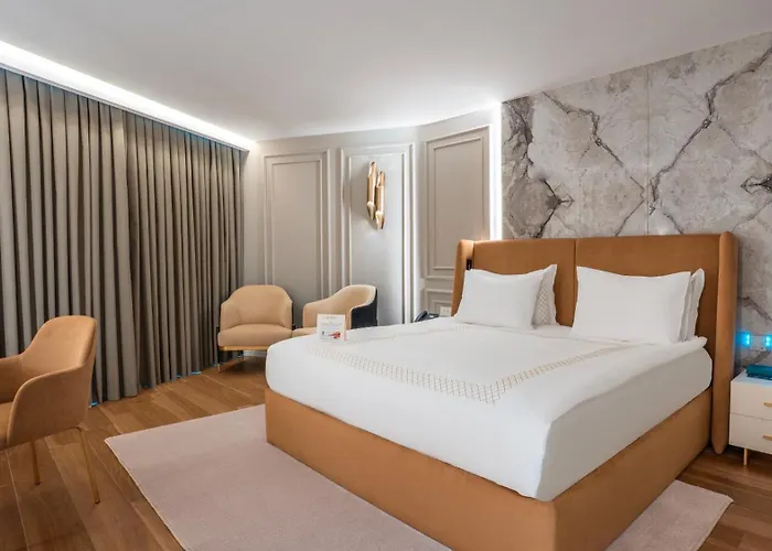 Qlusive Кушадасы