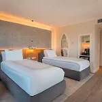 Qlusive 호텔 쿠사다시