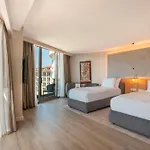 Qlusive Hotel