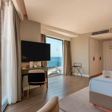 Qlusive Hotel 5*